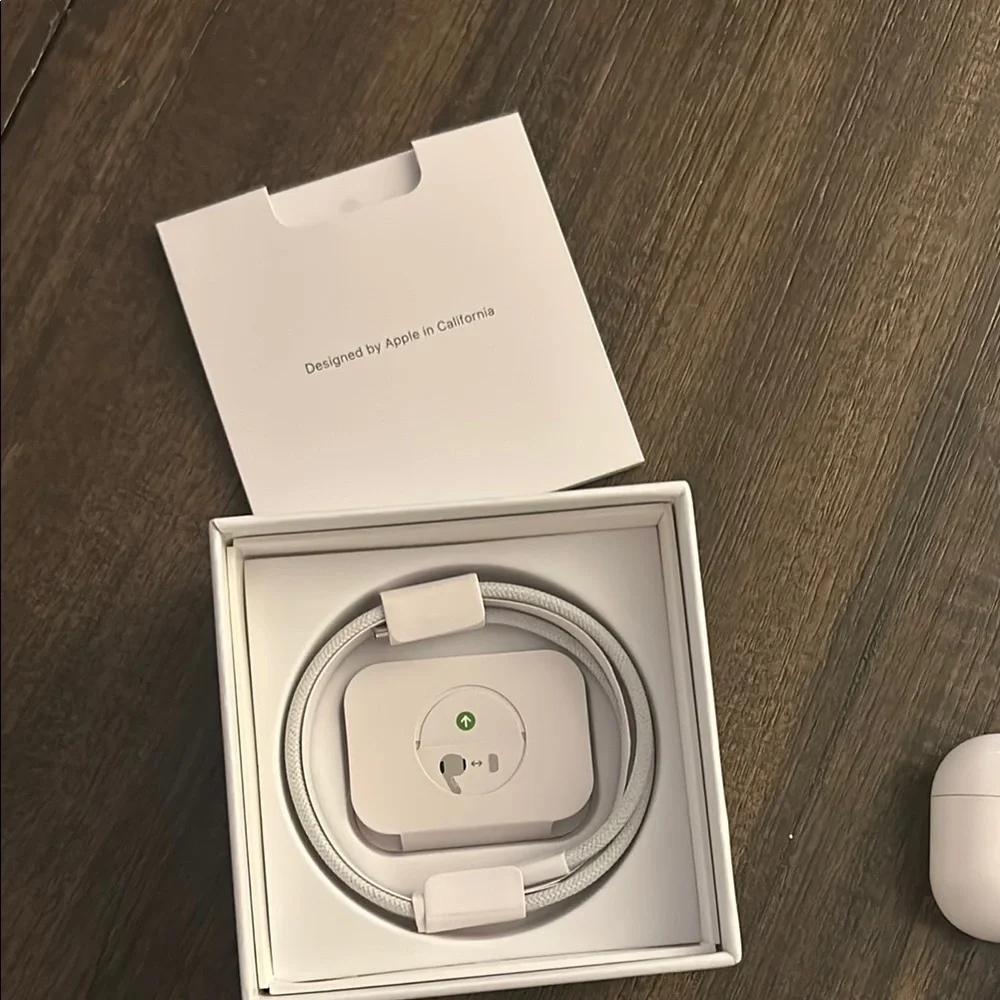 White Wireless Earbuds